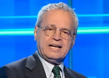 ''Stamattina per la prima volta non lo rivedremo'': Enrico Mentana piange la morte improvvisa di un volto tv de La7