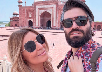 ''Grazie per questi 10 anni'': Selvaggia Lucarelli fa una romantica dedica al futuro sposo Lorenzo Biagiarelli per l’anniversario, lui rincara la dose di dolcezza