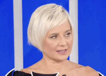 ''Successi due episodi gravi'': Antonella Elia in tv parla delle nozze saltate con Pietro Delle Piane, lui replica via social