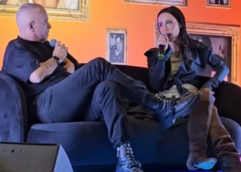 Aurora Ramazzotti intervista papà Eros che racconta alla figlia il suo ''Una storia importante'': guarda