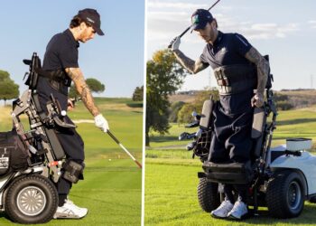 Manuel Bortuzzo gioca a golf grazie al paragolfer: il 26enne abbatte la sua disabilità col macchinario, guarda