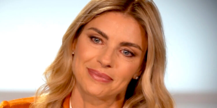 ''Mi sono sentita tirare addosso m…'': Martina Colombari parla commossa delle maldicenze sulla sua famiglia per le vicende del figlio Achille