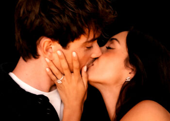 Charles Leclerc si sposa! Proposta di nozze alla sua Alexandra, con anello da favola e la complicità del cane: foto