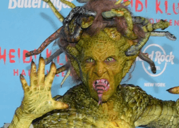 Heidi Klum stupisce tutti con il costume per Halloween 2025: ecco in cosa si è trasformata col marito, foto