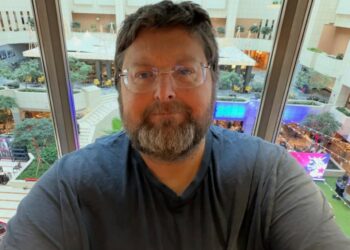 ''Impotenza rispetto al male che colpiva Clara'': Mario Adinolfi parla della lotta della figlia contro l’anoressia ''Impotenza rispetto al male che colpiva Clara'': Mario Adinolfi parla della lotta della figlia contro l’anoressia