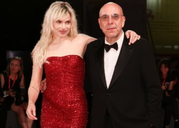 ''Ecco perché è finita'': Paolo Virzì svela la causa della rottura con Micaela Ramazzotti e chi è la nuova compagna ''Ecco perché è finita'': Paolo Virzì svela la causa della rottura con Micaela Ramazzotti e chi è la nuova compagna