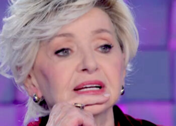 ''Tra meno di un mese avrò la risposta'': Enrica Bonaccorti in tv con la figlia spiega come procede la lotta contro il tumore al pancreas ''Tra meno di un mese avrò la risposta'': Enrica Bonaccorti in tv con la figlia spiega come procede la lotta contro il tumore al pancreas