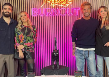 Selvaggia Lucarelli con l’ex marito Laerte Pappalardo e il futuro sposo Lorenzo: il motivo della nuova foto insieme da ''famiglia allargata'' Selvaggia Lucarelli con l’ex marito Laerte Pappalardo e il futuro sposo Lorenzo: il motivo della nuova foto insieme da ''famiglia allargata''