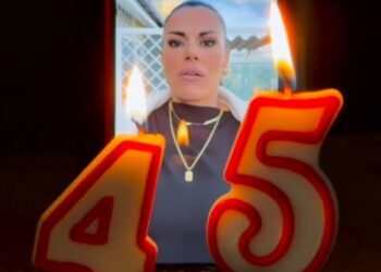 Bianca Guaccero compie 45 anni e festeggia con un video ironico