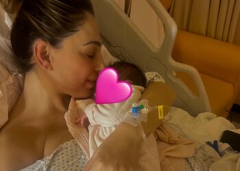 Anna Tatangelo mamma bis, le prime foto dopo il parto