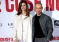 Stefano Accorsi ‘fisicatissimo’ e la moglie Bianca Vitali sul red carpet per l’anteprima a Milano di ''Le cose non dette'': foto Stefano Accorsi ‘fisicatissimo’ e la moglie Bianca Vitali sul red carpet per l’anteprima a Milano di ''Le cose non dette'': foto