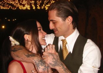 ''Voglio lavare i piatti con te'': Dove Cameron in tv svela l’insolita e romantica proposta di nozze di Damiano David