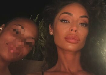 Raffaella Fico compie 38 anni, la figlia Pia fa una sorpresa alla mamma, distrutta dopo l'aborto: guarda