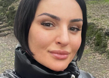 ''Non sanno chi sono'': Arisa chiarisce il suo utilizzo di un'app di incontri ''Non sanno chi sono'': Arisa chiarisce il suo utilizzo di un'app di incontri