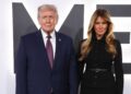 Melania Trump torna sul red carpet col marito Donald: mano nella mano alla premiere del documentario di lei, foto