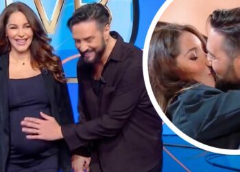 Delia Duran in tv col pancione di 7 mesi, Alex Belli le legge a sorpresa una lettera d’amore in diretta: ''Sei la donna della mia vita''