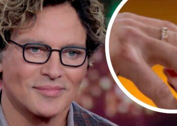Gabriel Garko si è sposato! ''Oggi lo dico'': annuncio a sorpresa durante l’intervista tv, mostra l’anello Gabriel Garko si è sposato! ''Oggi lo dico'': annuncio a sorpresa durante l’intervista tv, mostra l’anello