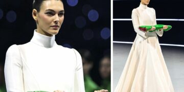 La fidanzata italiana di DiCaprio incanta tutti all’apertura di Milano-Cortina: la modella Vittoria Ceretti portabandiera in Armani, foto