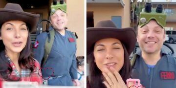 Tiziano Ferro festeggia il Carnevale a Los Angeles con uno dei figli e un’amica nota: guarda