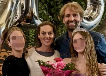 Massimiliano Rosolino e Natalia Titova festeggiano felici i 13 anni della secondogenita Vittoria: foto
