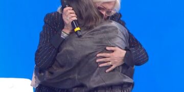 Mara Venier a Domenica In scoppia a piangere: cede alla commozione e crolla in diretta tv, ecco perché