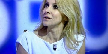 Adriana Volpe rimane a bocca aperta: la rivelazione in diretta tv di Barbara Palombelli sul GF Vip la fa rimanere senza parole