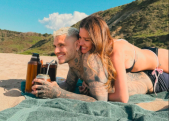 Mauro Icardi e Eugenia Suarez felici al mare con il cane