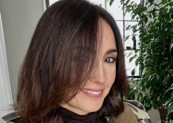 ''A volte ci si innamora dell’opposto, come nel mio caso'': Caterina Balivo si apre sulle nozze col marito Guido Maria Brera e i due figli