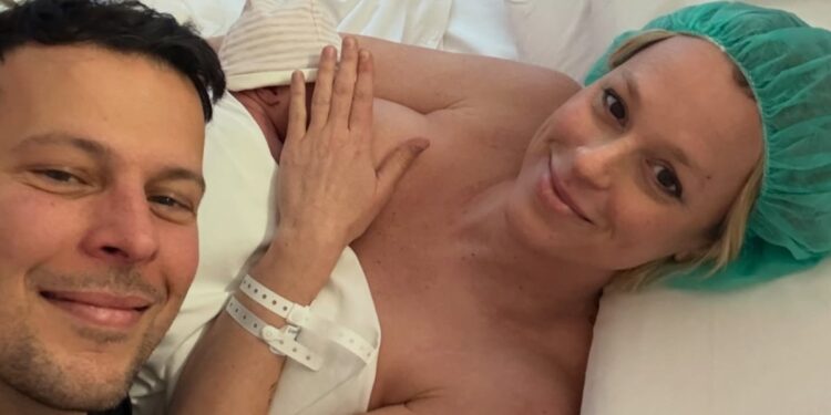 Federica Rellegrini ha partorito ed è mamma bis: ecco il nome scelto per la seconda figlia nata il 2 aprile, foto