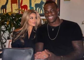 Mario Balotelli esce allo scoperto con la nuova fidanzata Angelica Moccia: ecco chi è lei