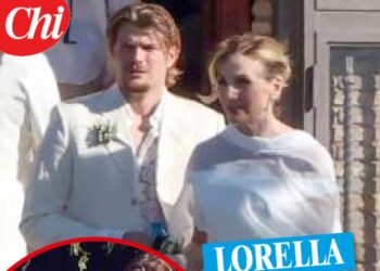 Giorgio Capitta, figlio di Lorella Cuccarini, a nozze con Sole Galanti: è la mamma che lo porta all’altare, ecco dove, foto