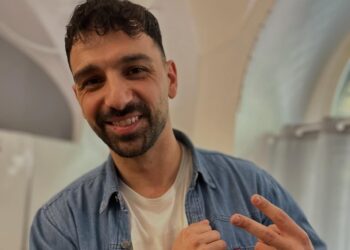 ''Preferivo tenerla fuori'': Raimondo Todaro parla della fidanzata dopo il GF Vip e commenta il bacio dell’ex con Sacchetta