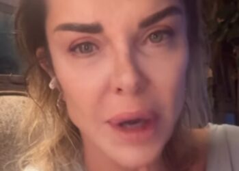 Alba Parietti si commuove parlando del suo cane Venghi