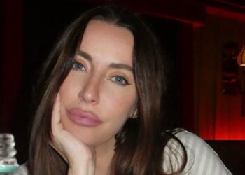''Ho perso due bimbi'': Karina Cascella nel rispondere alle domande dei follower si lascia andare a una dolorosa confessione