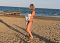 Federica Pellegrini si gode il primo mare da mamma bis con Rachele, la secondogenita di due mesi e mezzo, e Matilde, 2 anni, foto