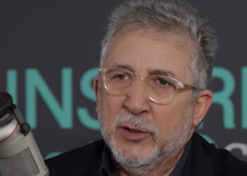 ''Se mia figlia mi dicesse che ci va, la prenderei a capocciate'': Lucio Presta, manager dei vip, contro Temptation Island